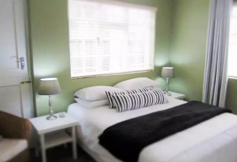 16 On Main Arniston Pet Friendly