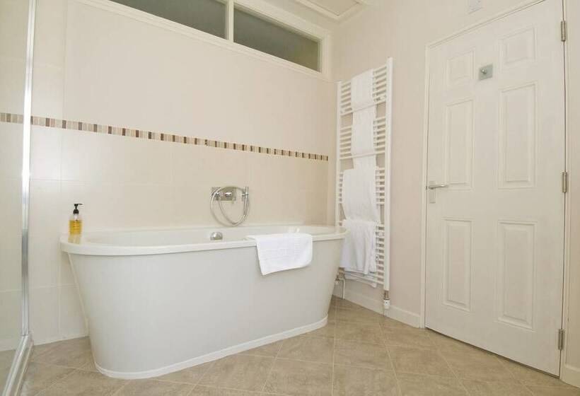 Bed and Breakfast Detmore House