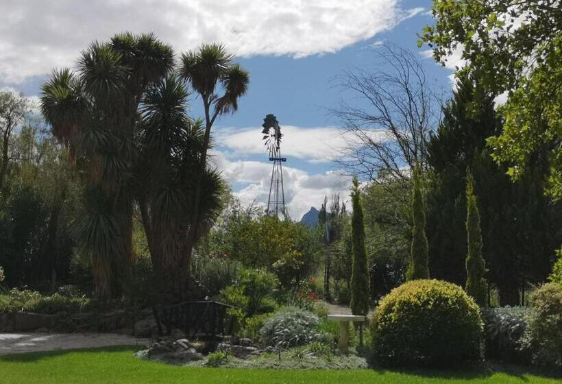 Ganora Guest Farm, Camping And Excursions