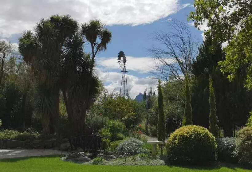 Ganora Guest Farm, Camping And Excursions