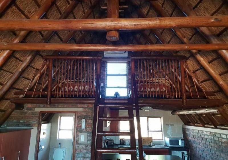 Hotel Charihandra Game Lodge