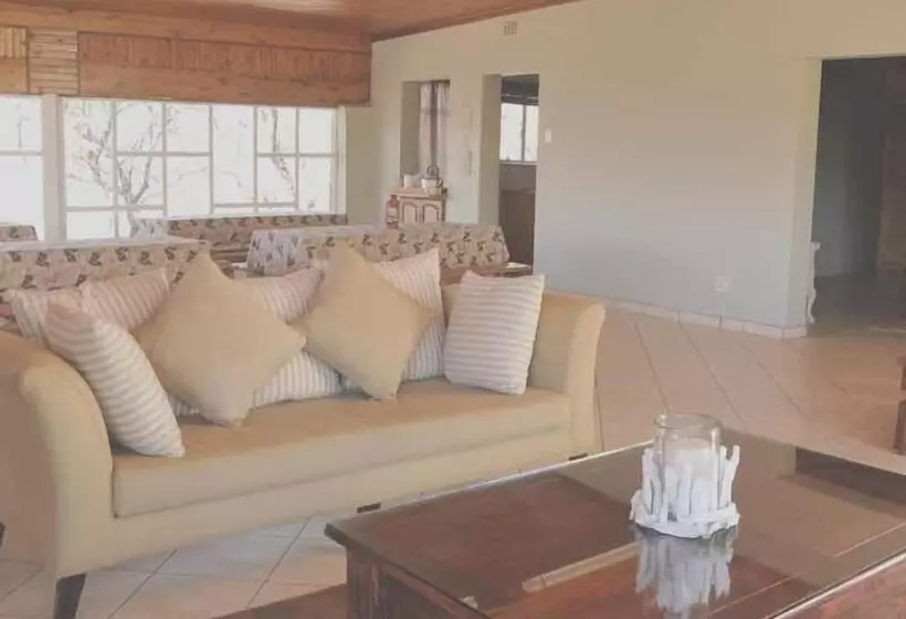 Hotelli Kumbagana Game Lodge