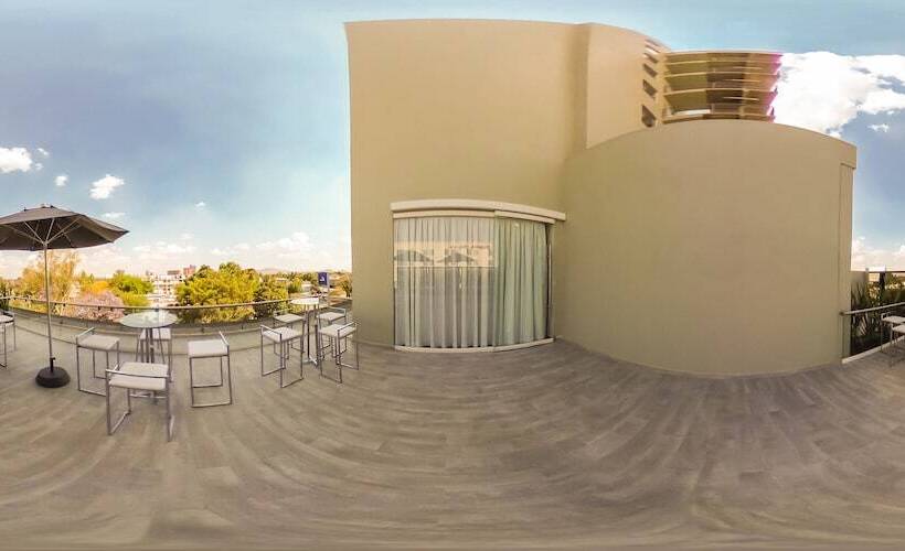 فندق One Guadalajara Expo