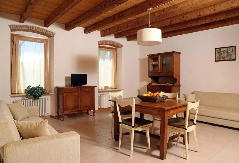 هتل Residence Borgo Mondragon
