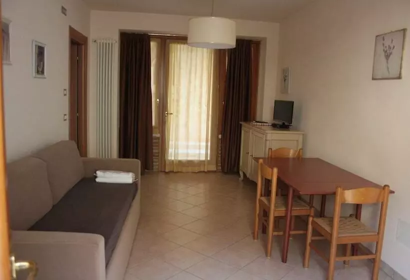هتل Residence Borgo Mondragon
