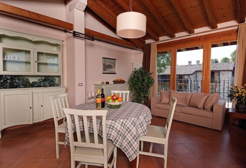 בית מלון כפרי Residence Borgo Mondragon