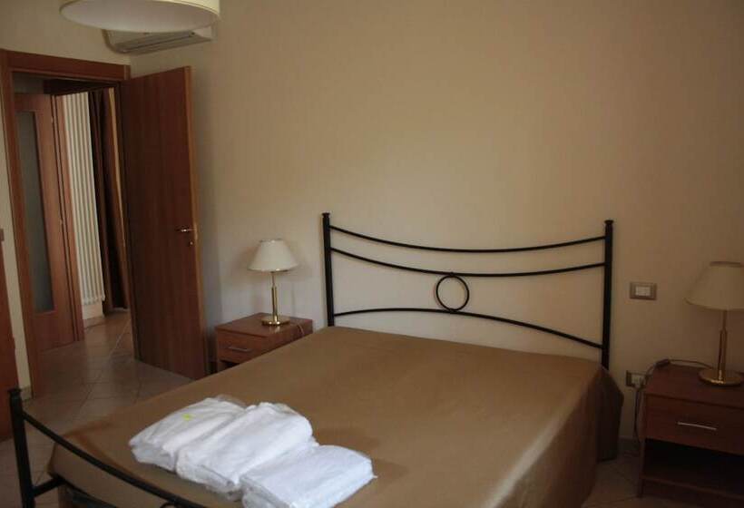 בית מלון כפרי Residence Borgo Mondragon