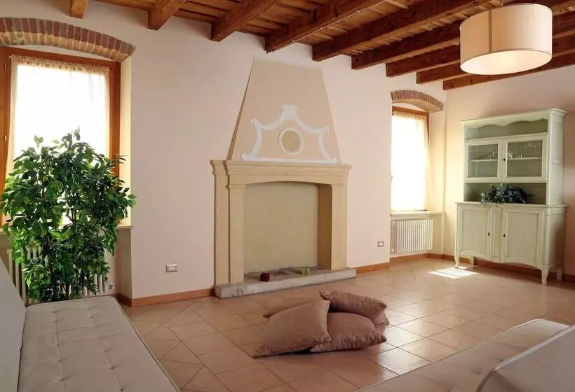 هتل Residence Borgo Mondragon