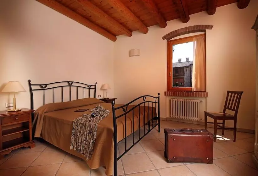 هتل Residence Borgo Mondragon