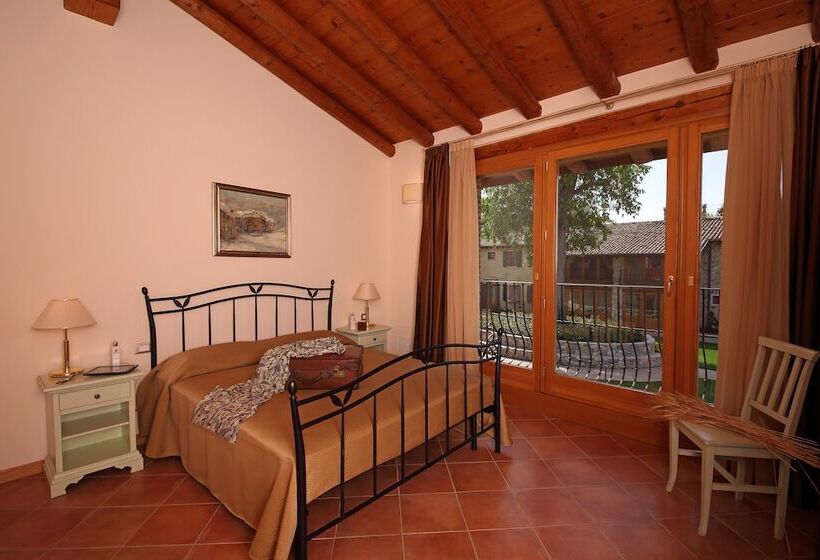 בית מלון כפרי Residence Borgo Mondragon