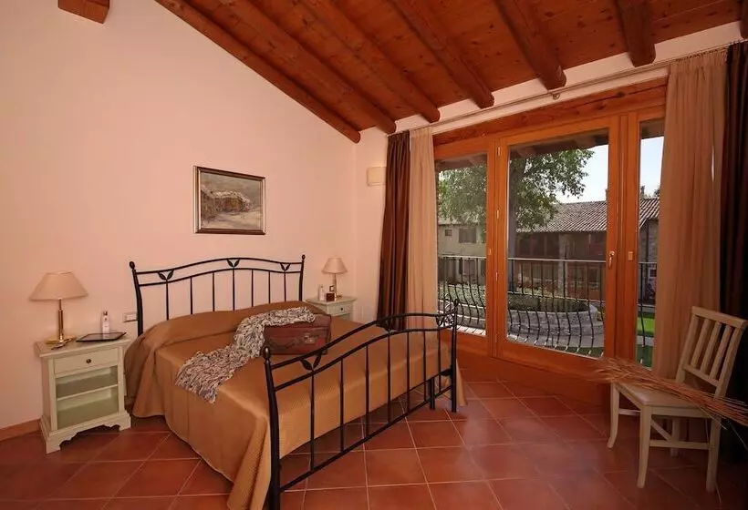 هتل Residence Borgo Mondragon