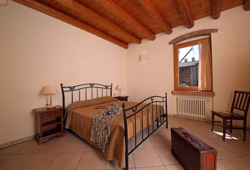 هتل Residence Borgo Mondragon
