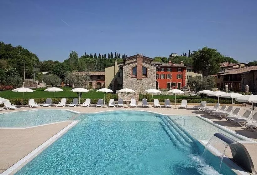 هتل Residence Borgo Mondragon