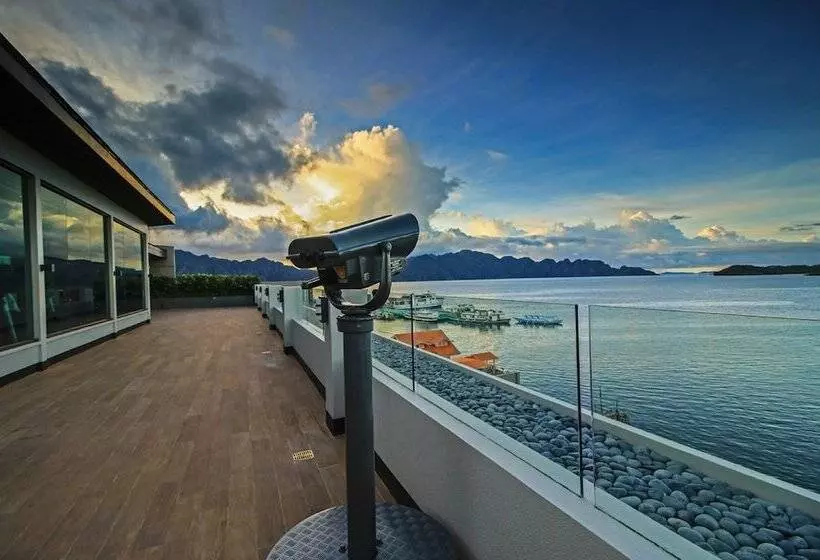 Hôtel Two Seasons Coron Bayside