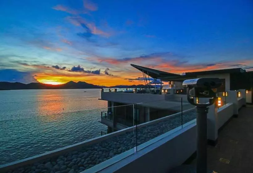 Hôtel Two Seasons Coron Bayside