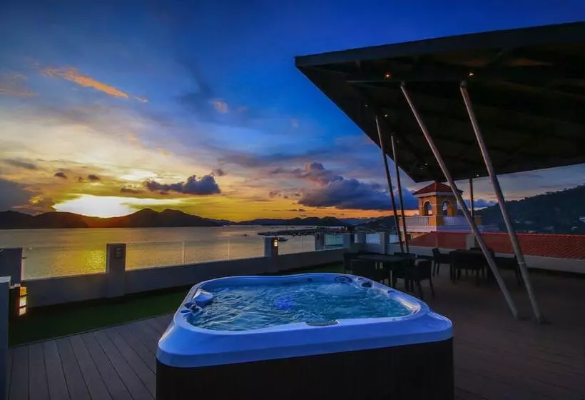 Hôtel Two Seasons Coron Bayside