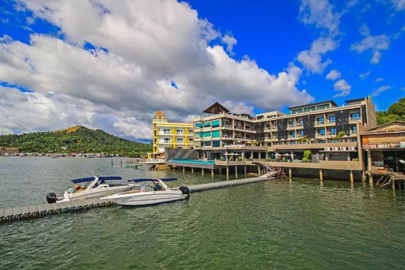 Hôtel Two Seasons Coron Bayside