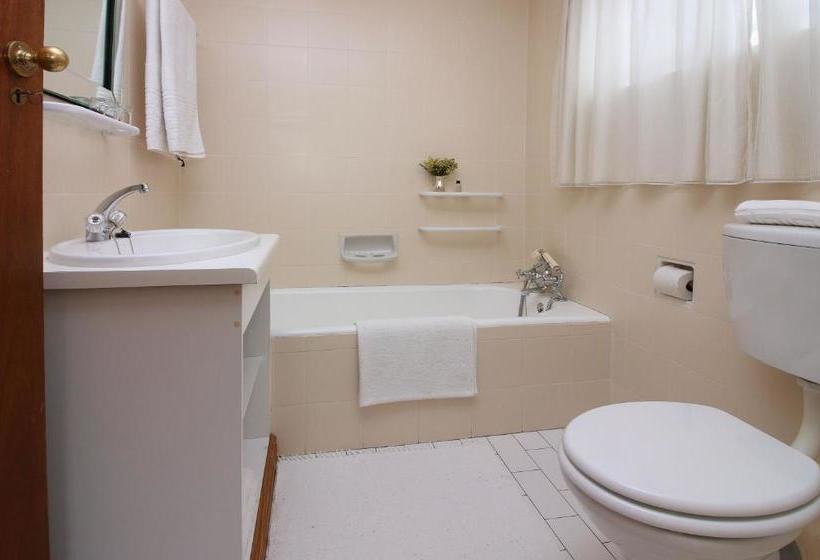 Pensió Leonora @ Welgemoed Manor