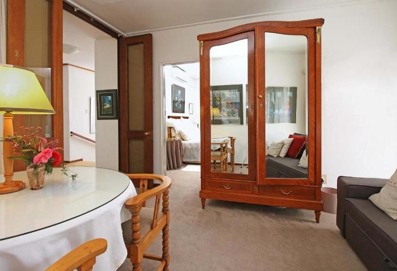 Pensió Leonora @ Welgemoed Manor