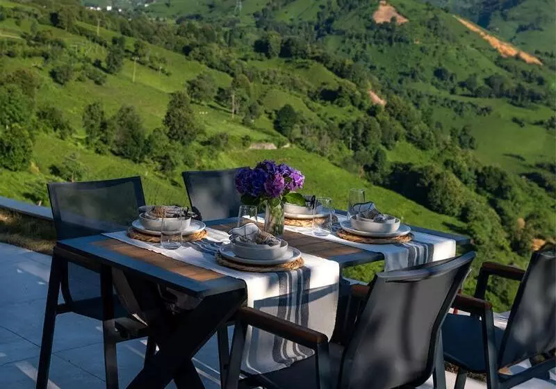 Hotelli Bohemi Villa Bungalov