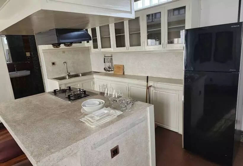 ホテル Chilchill Elite Residences