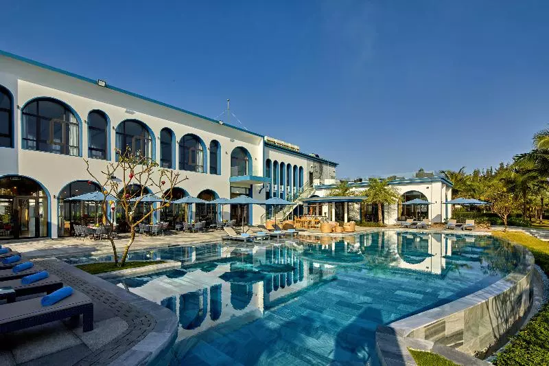 هتل Hoi An Royal Beachfront Villas