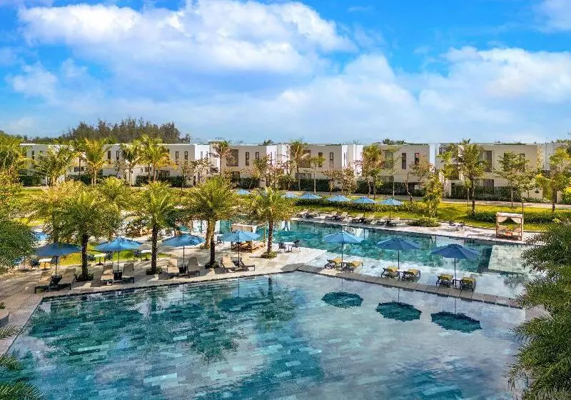 هتل Hoi An Royal Beachfront Villas