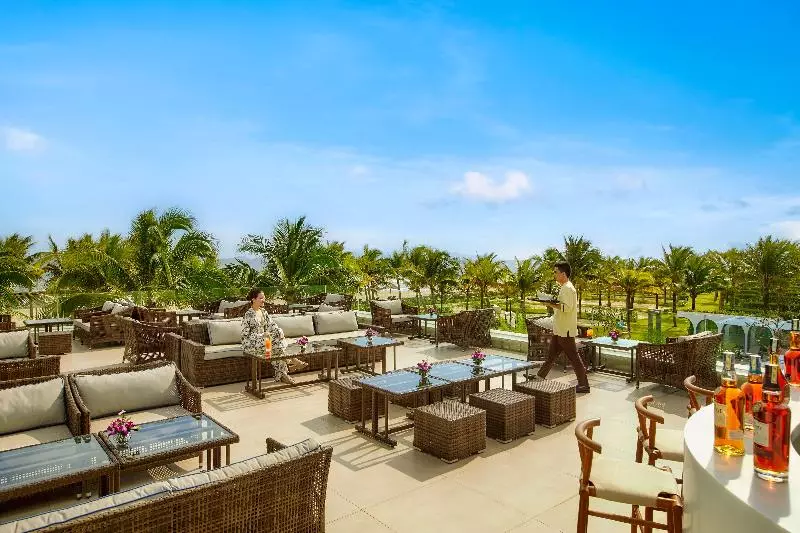 هتل Hoi An Royal Beachfront Villas