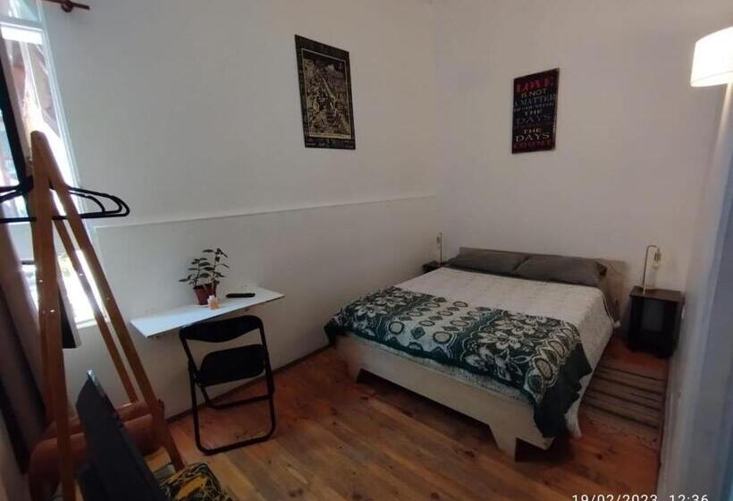 Escarabajo Hostel   Adults Only