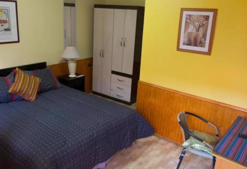 Hostelli La Paskana B & B