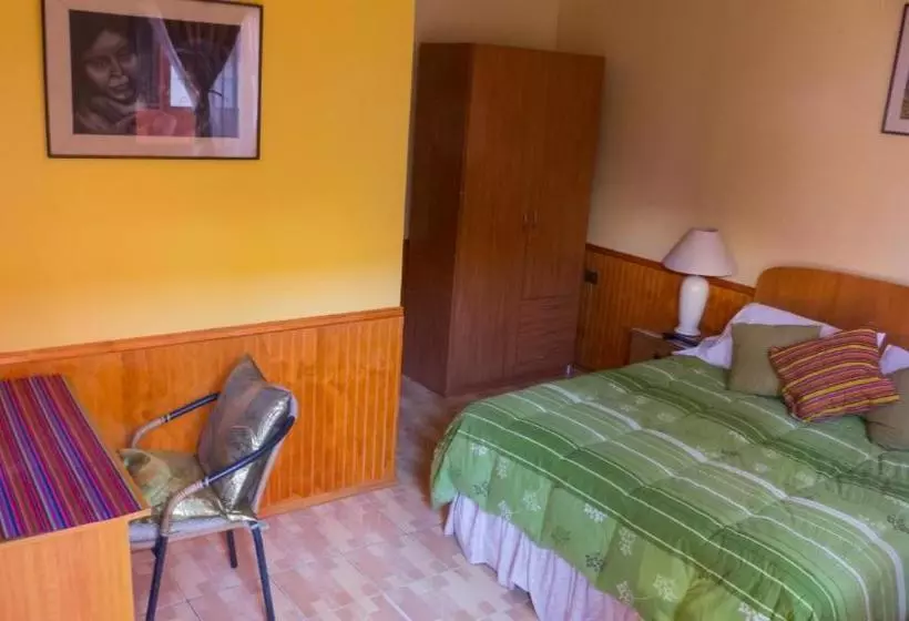 Hostelli La Paskana B & B