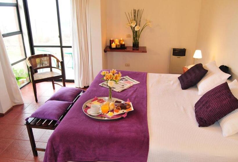 בית מלון כפרי Altos De Tuqui