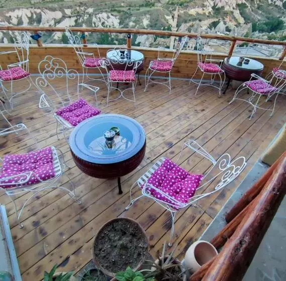 Hotel Aurora Cave