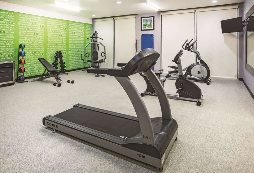 ホテル La Quinta By Wyndham Dallas Plano The Colony