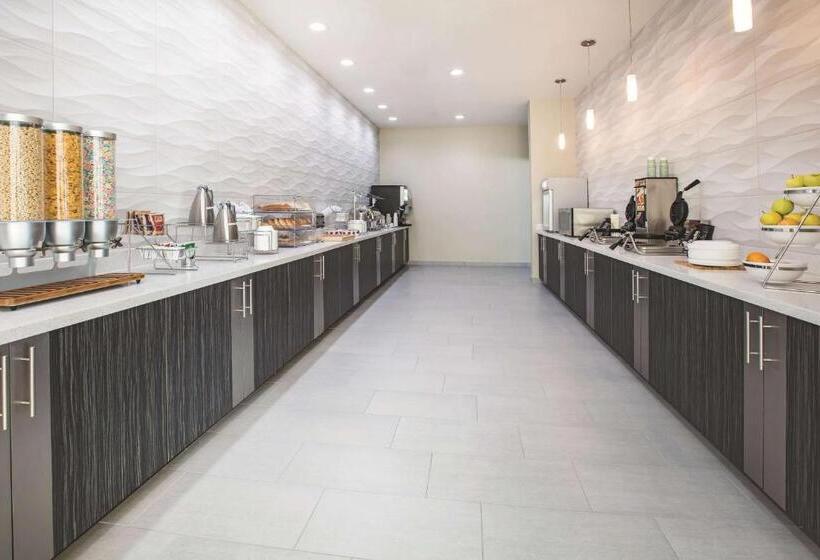 ホテル La Quinta By Wyndham Dallas Plano The Colony