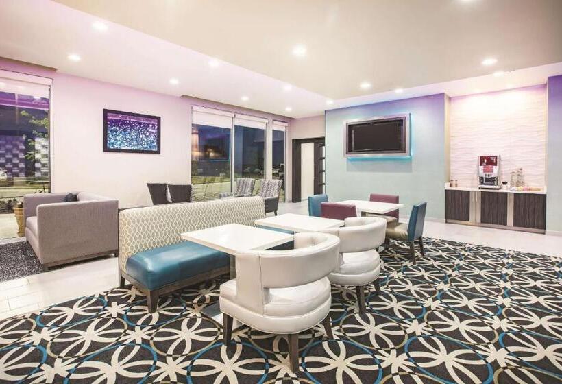 ホテル La Quinta By Wyndham Dallas Plano The Colony