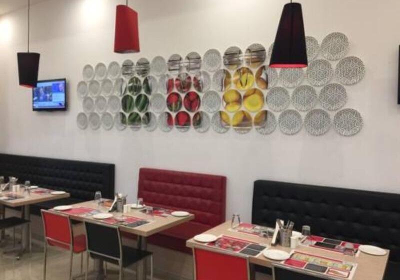 Red Fox By Lemon Tree Hotels, Sector 60, Gurugram