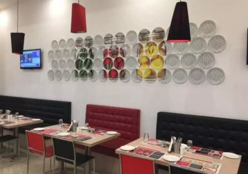 Red Fox By Lemon Tree Hotels, Sector 60, Gurugram
