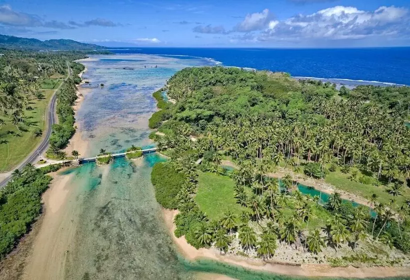 Hotelli Savasi Island Resort