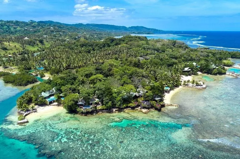 Hotelli Savasi Island Resort