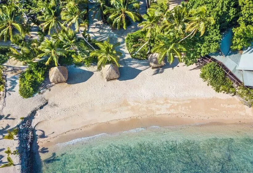 Hotelli Savasi Island Resort
