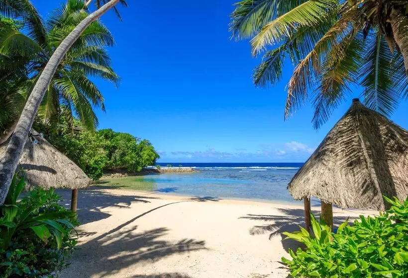 Hotelli Savasi Island Resort