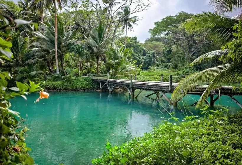 Hotelli Savasi Island Resort