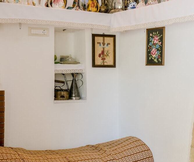 Kamariko Traditional House