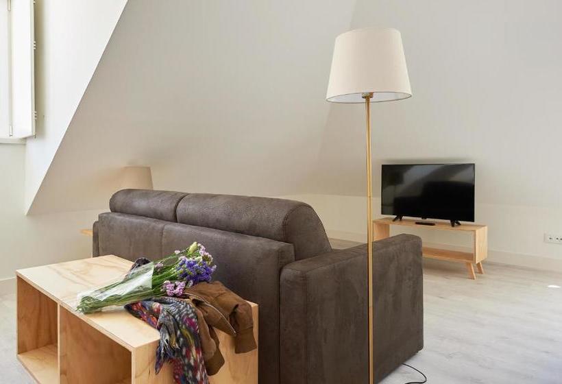 Hello Lisbon Baixa Original Apartments
