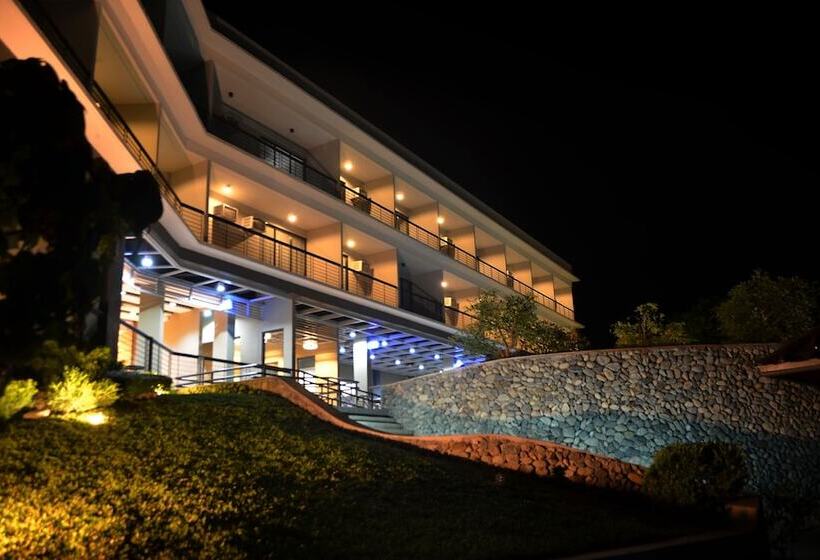 Rivermount Hotel And Resort