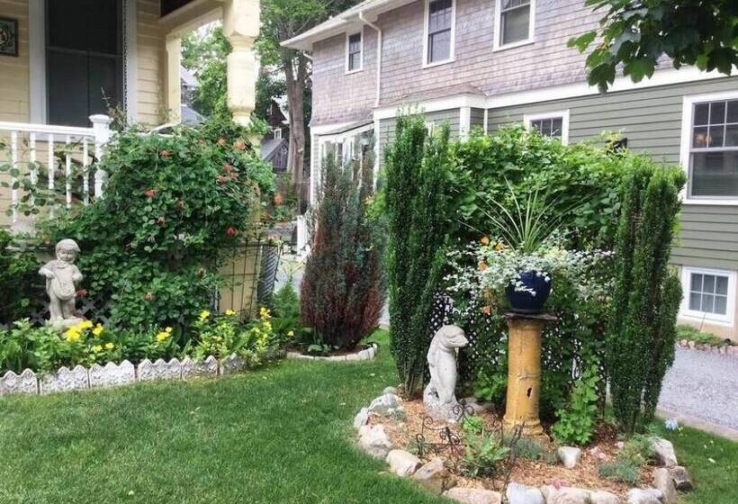 Armistead Cottage B&b