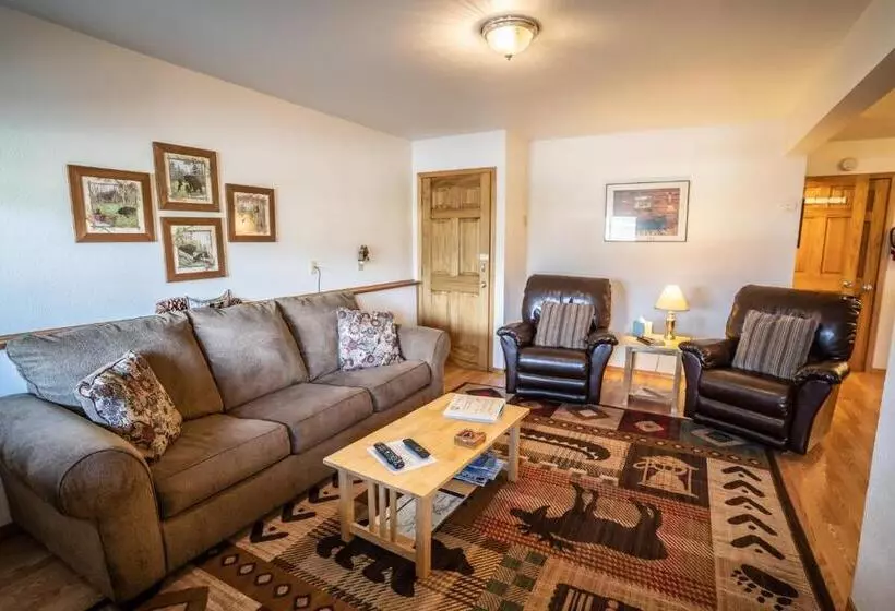 ベッドアンドブレックファースト Bears Den Alaska Lodging