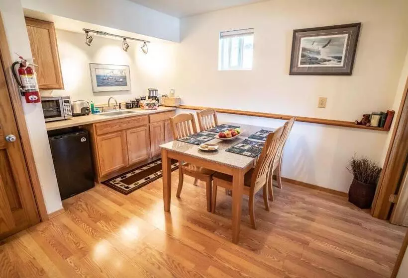 ベッドアンドブレックファースト Bears Den Alaska Lodging