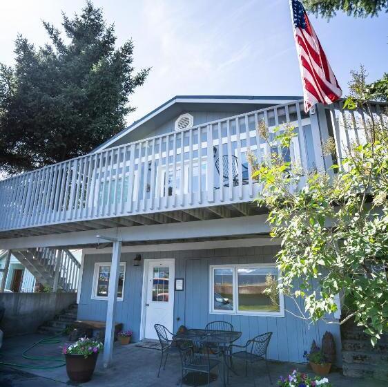 Bed and Breakfast Bears Den Alaska Lodging